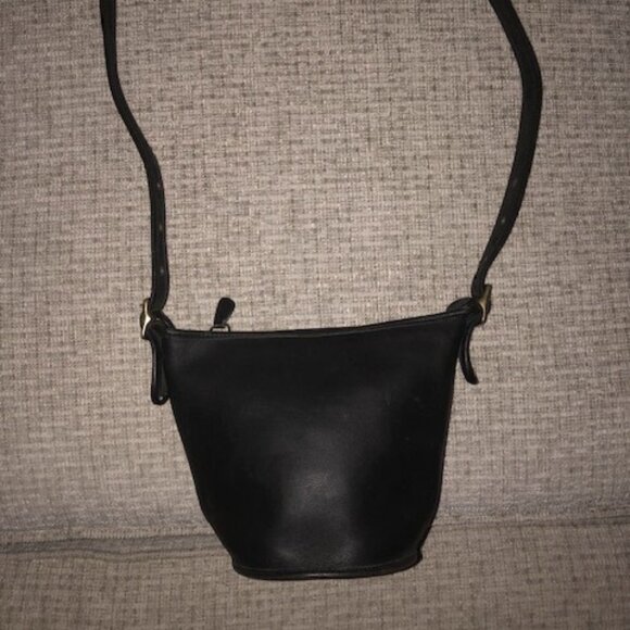 Vintage Coach Maggie 9019 Black Duffle Crossbody Purse - Picture 2 of 15